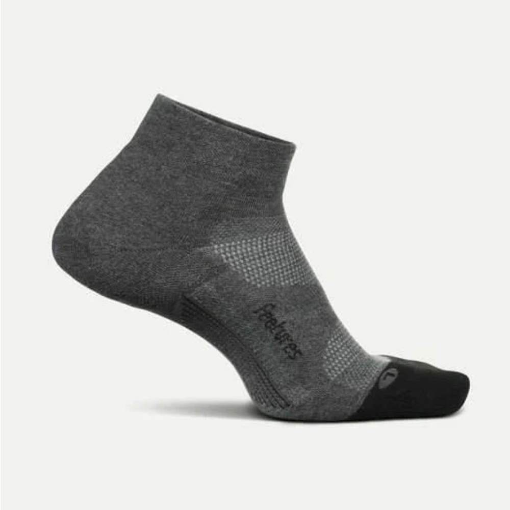 Feetures Elite Max Cushion Low Cut Unisex Socks